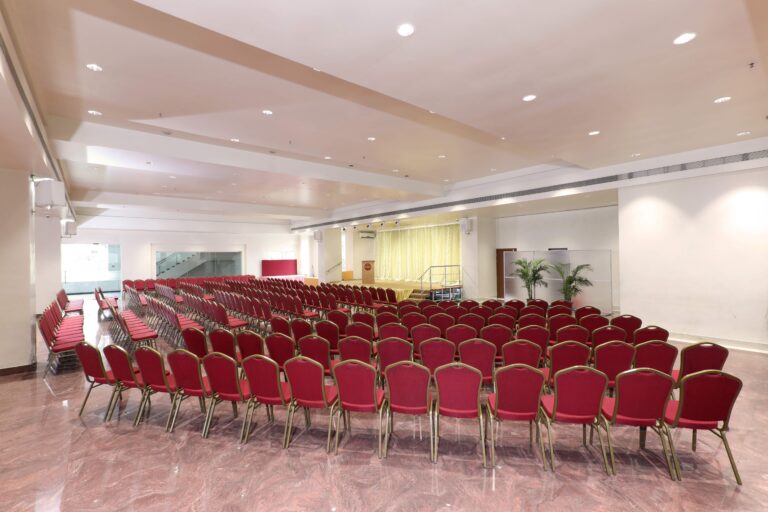 Hall 2 Full Sitting 2 768x512